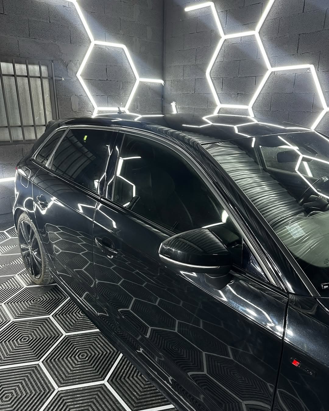 Déchromage complet réalisé sur cette superbe Audi  (2)