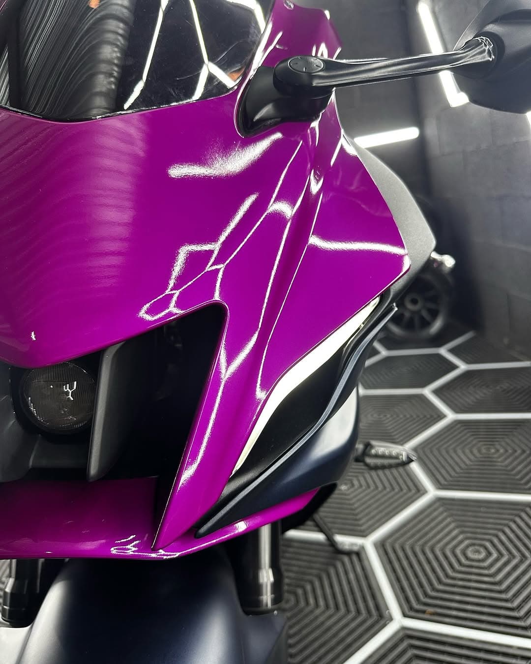 Un nouveau look audacieux pour cette Yamaha R7 ! P