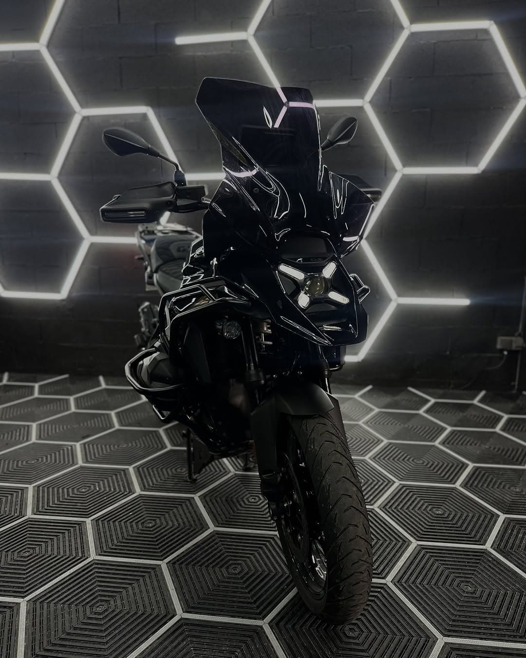 Application d’un PPF brillant en pre-cut sur cette